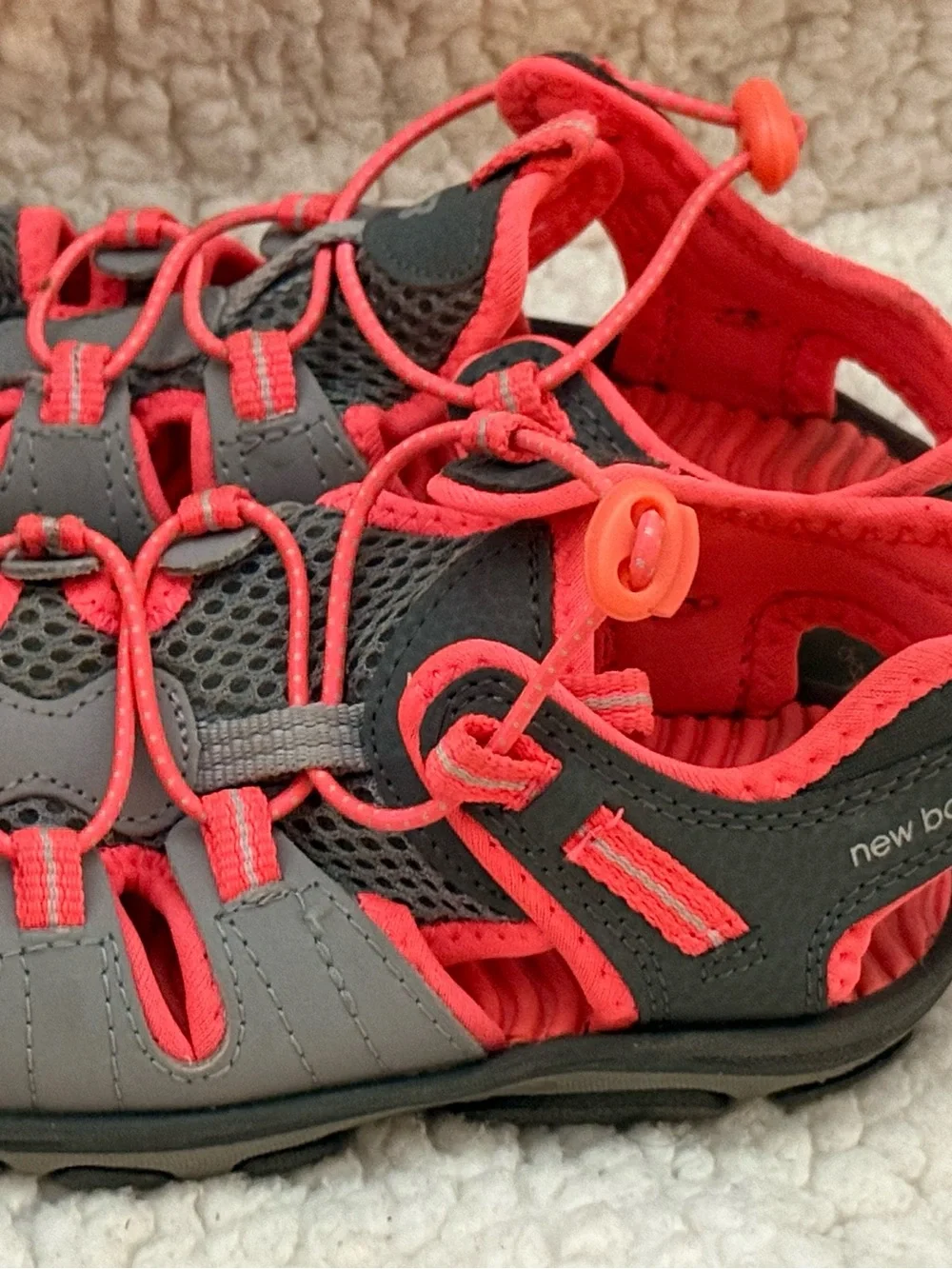 New balance toddler adjustable water shoe size 10